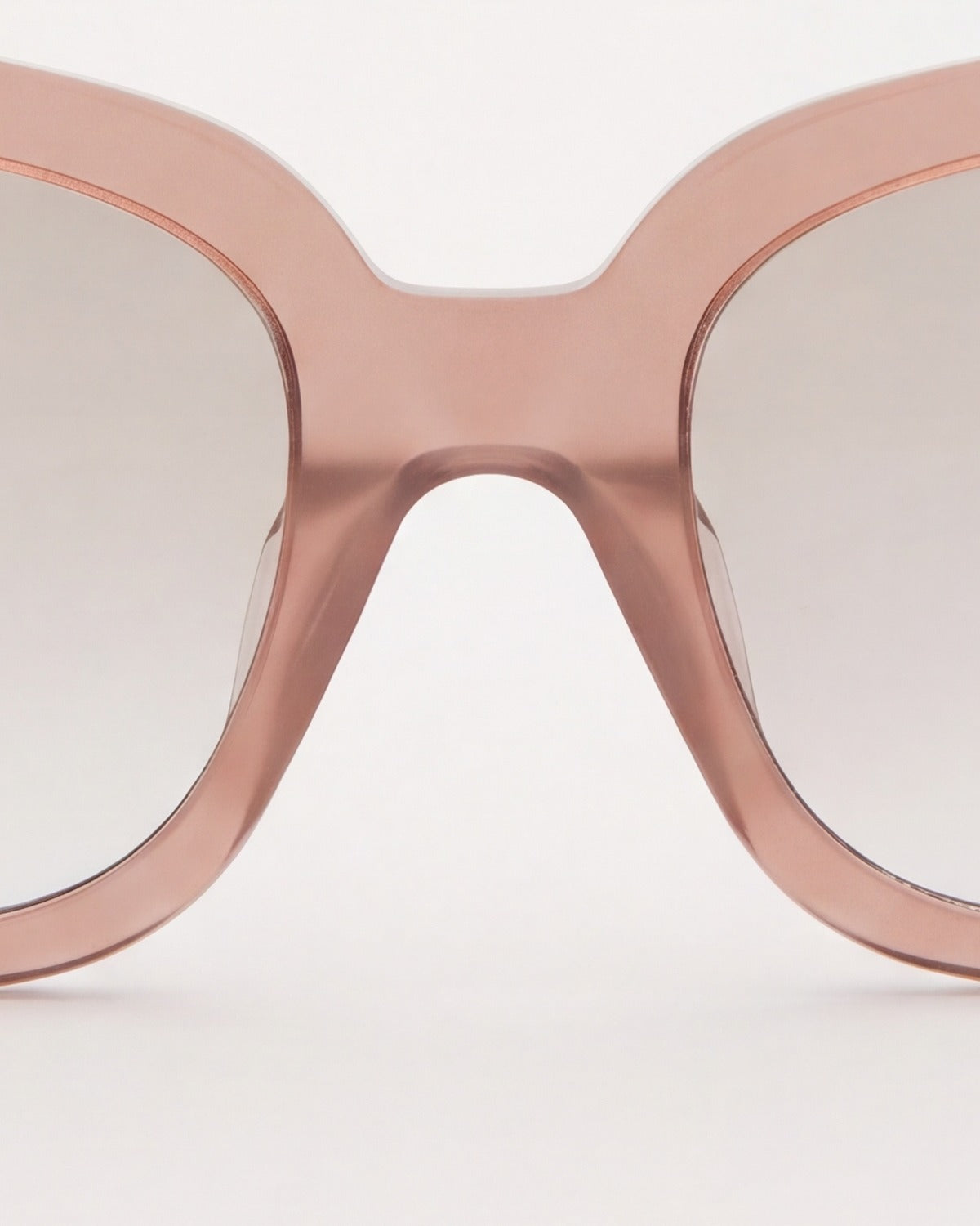 Chloe Taupe Tinted, detail