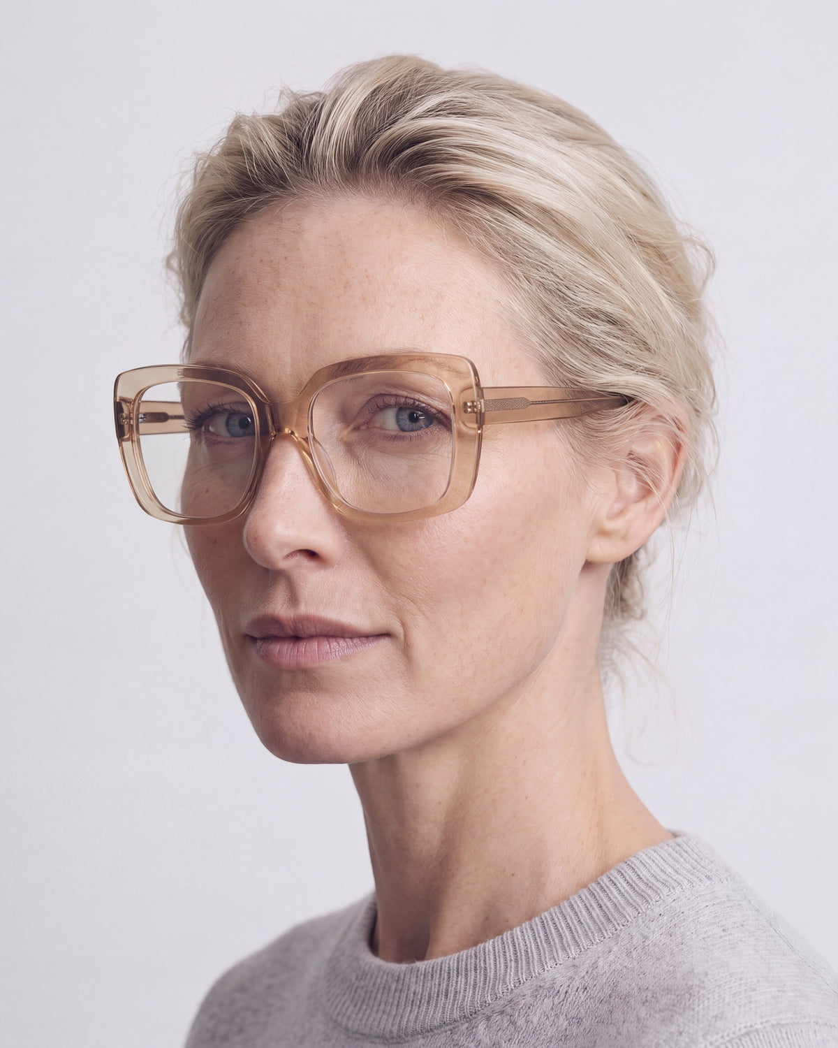 Mio Caramel Readers, worn, side