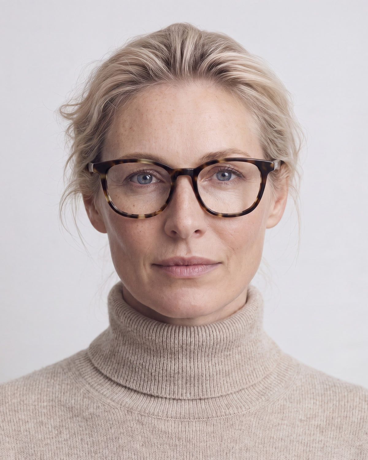 Zoey Amber Turtle Readers, worn