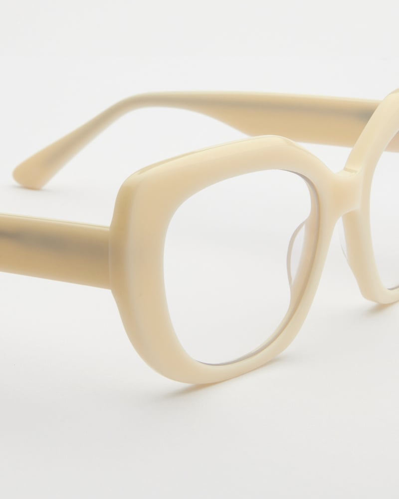 Jessica Milky White Blue Light