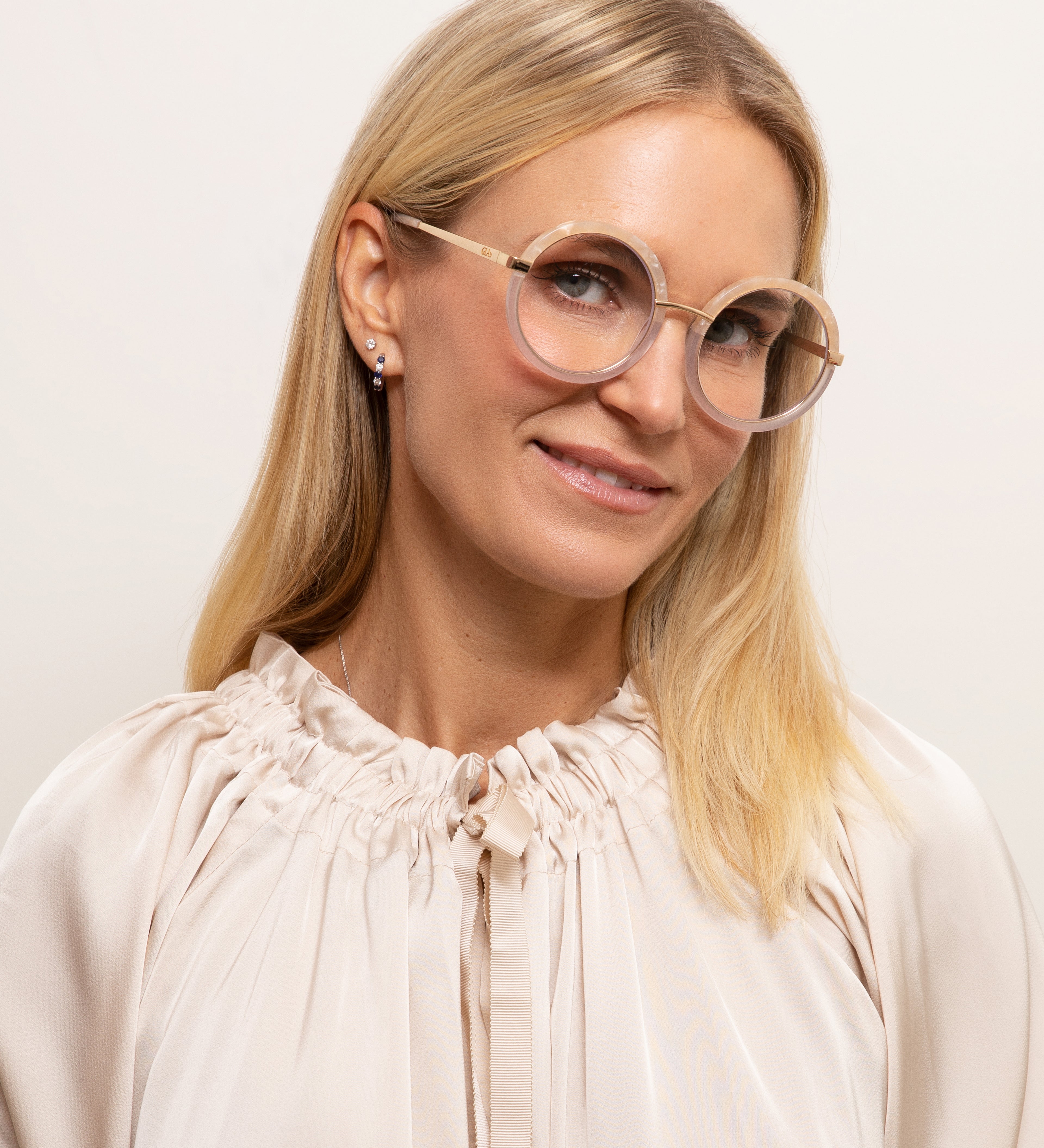 Merle Almond Blue Light