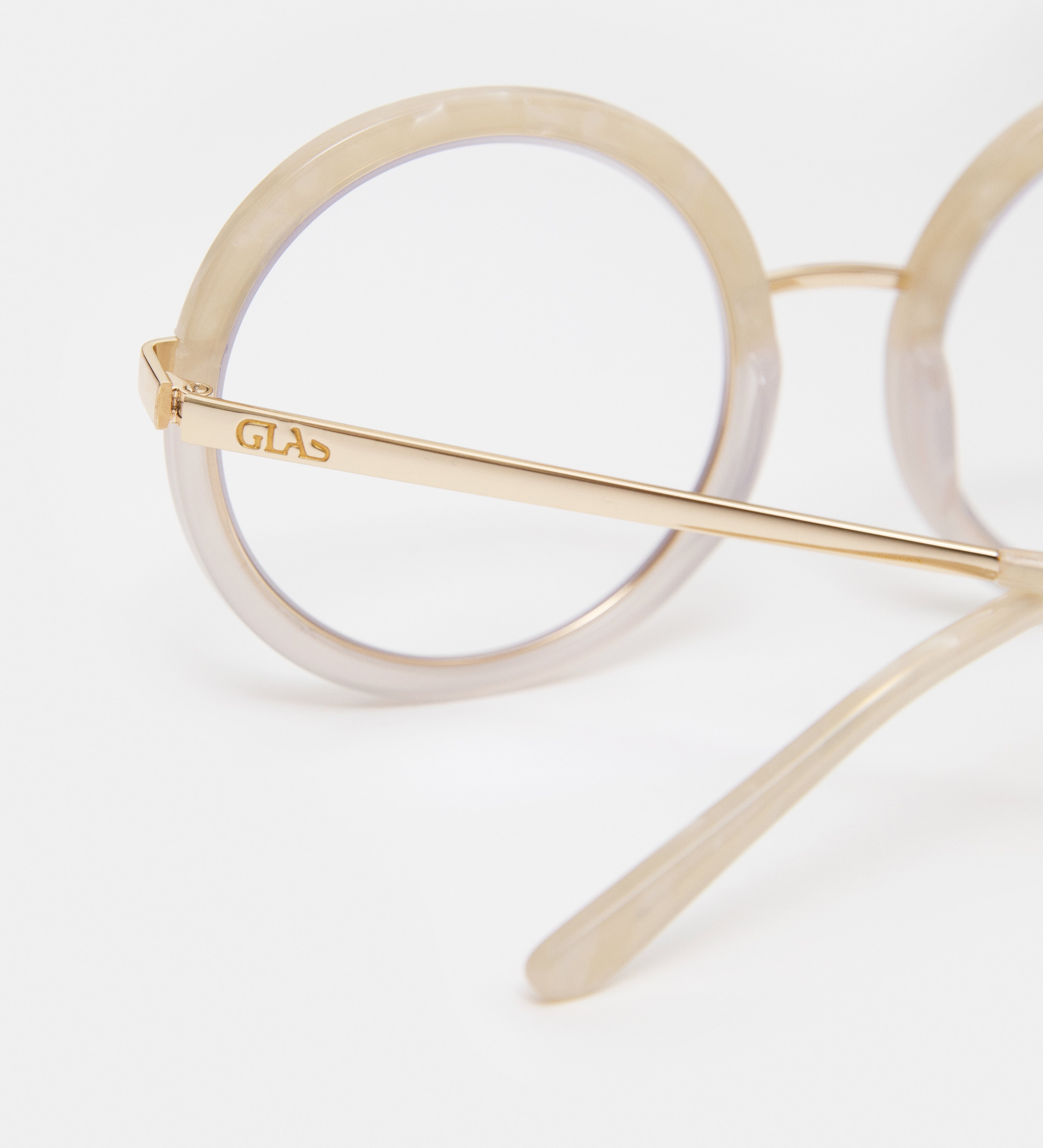 Merle Almond Blue Light