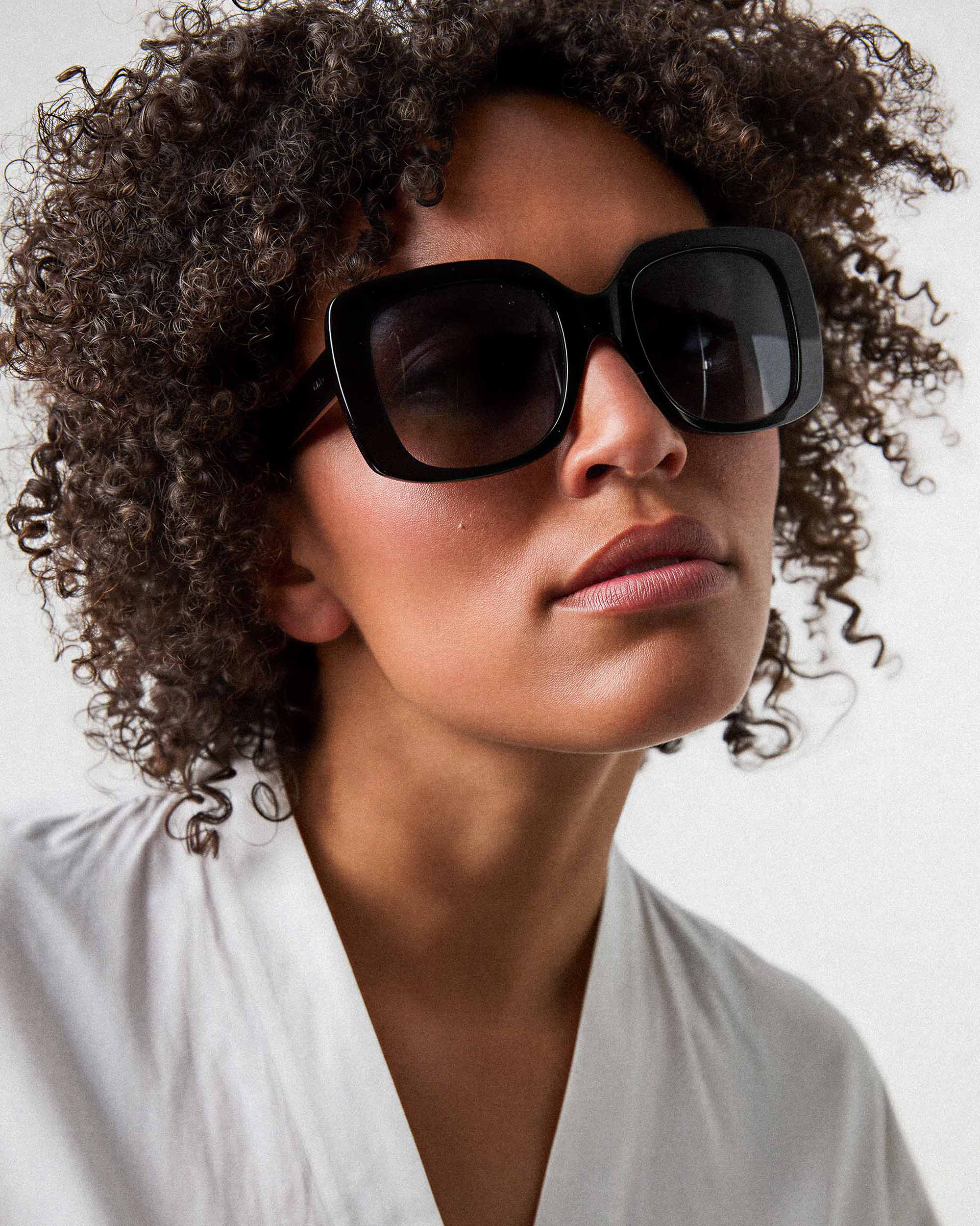 Mio Black Sunglasses