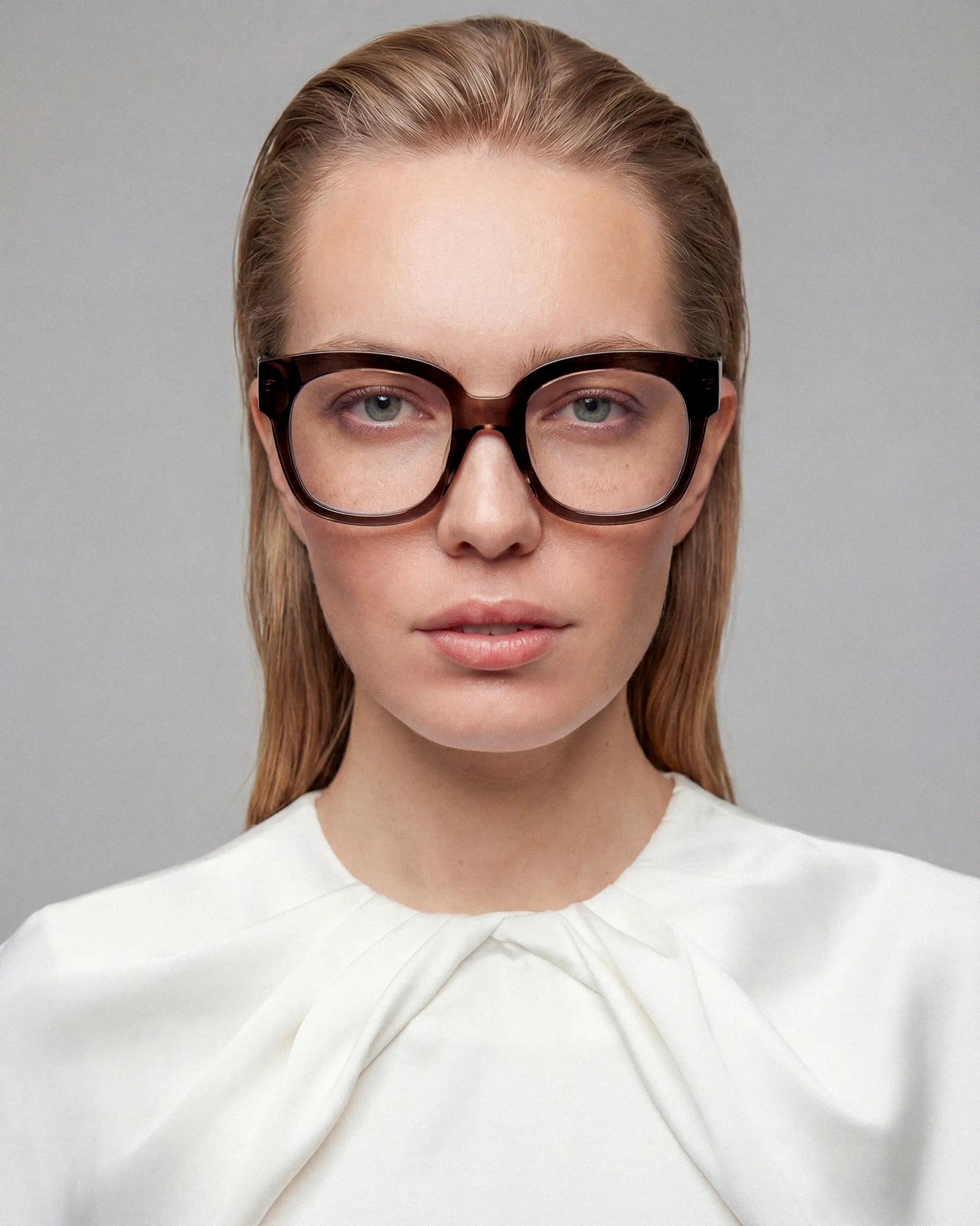 Chloe Chocolate Blue Light