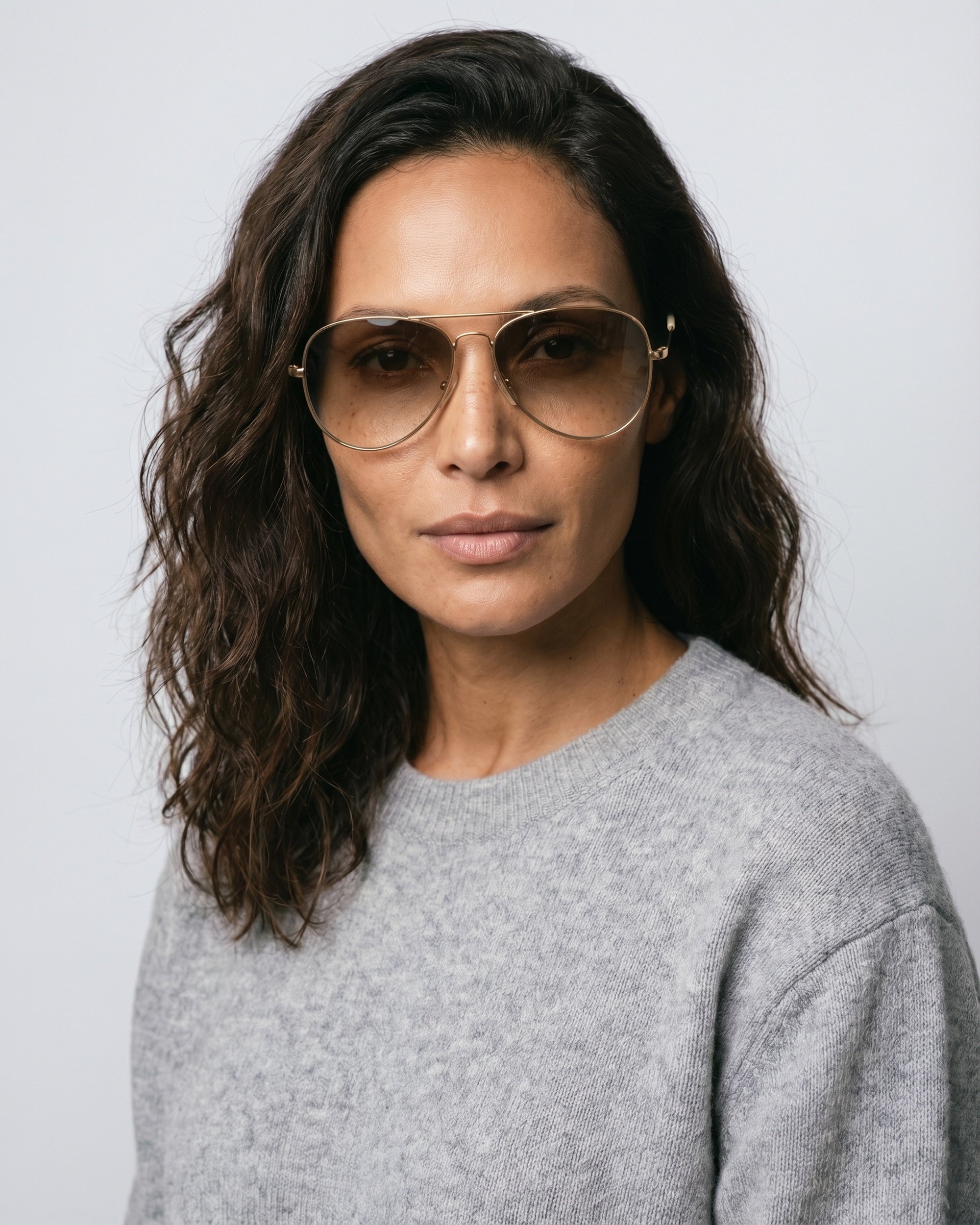 Edda Gold Tinted - Model